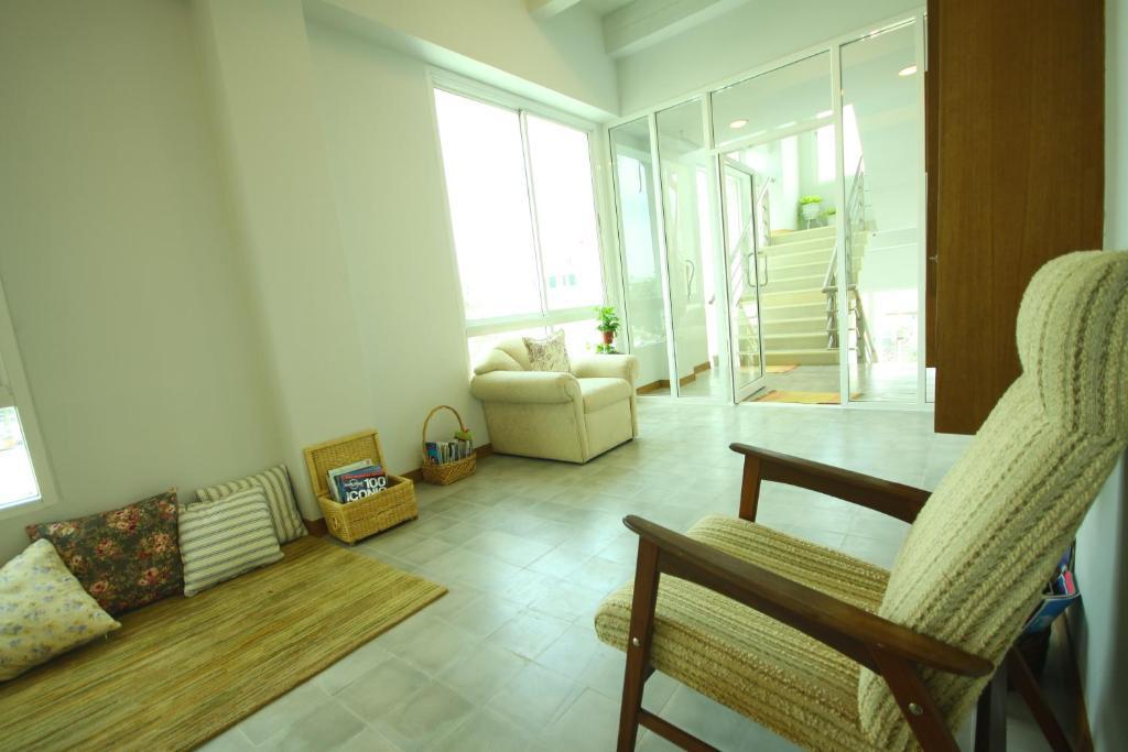 Baan Dinso Hostel@Ratchadamnoen Bangkok Exterior photo